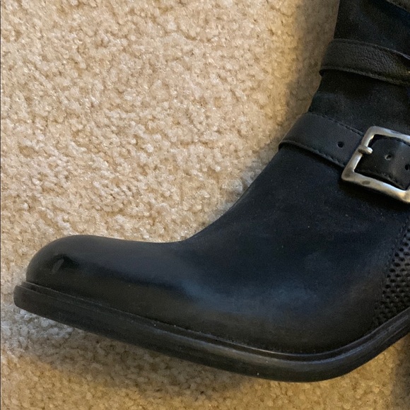 Women's Black Leather Ankle Boots - Picture 4 of 8